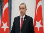 بعد يوم واحد من إعلان نتائج الاستفتاء… أردوغان يقرأ “الفاتحة” على قبر السلطان العثمانى محمد الفاتح