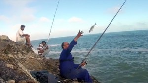 شغف ومصدر قوت.. الصيد يستهوي الجزائريين خلال الشهر الكريم