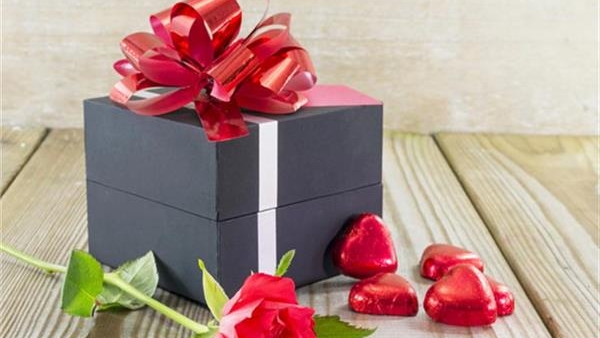 لماذا لا يُقدم بعض الأزواج الهدايا لزوجاتهم؟