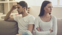 التجاهل.. يجذب الرجل أم يوسع الفجوة بينكما؟