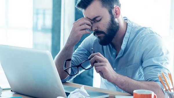 العمل لساعات طويلة قد يؤثر على بنية الدماغ