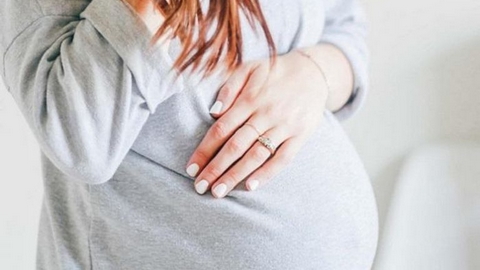 كل ما عليك معرفته عن الإفرازات المهبلية أثناء الحمل