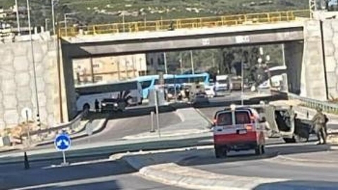 إصابة جندي صهيوني بعملية طعن في الخليل