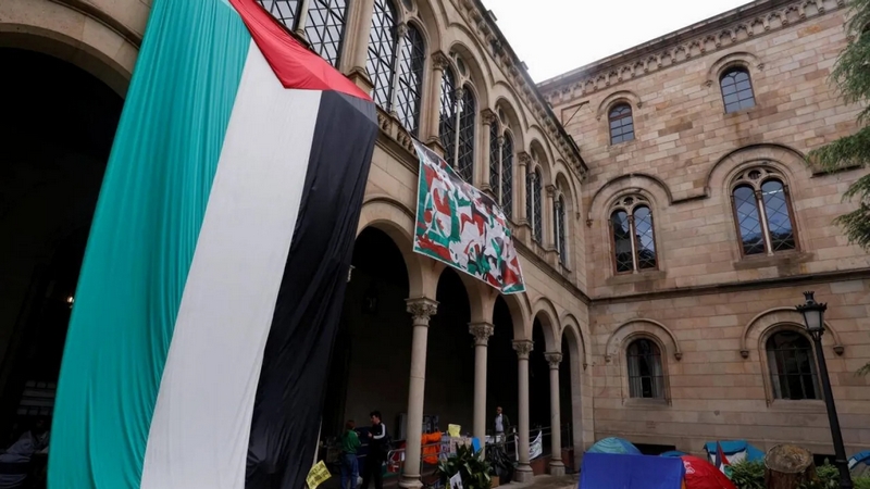 حركة المجاهدين تثمن تعليق اتفاق بلدية برشلونة مع نظيرتها بـ دولة الاحتلال