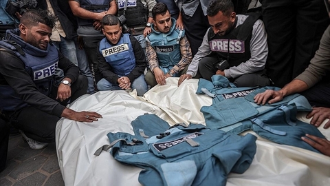 في يوم حرية الصحافة..الإعلام الحكومي يطالب بتحرك فعلي لوقف الإبادة الإعلامية في غزة