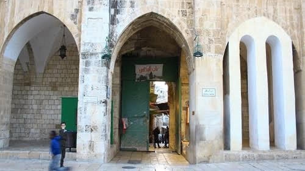 محافظة القدس تدين اعتداء الاحتلال على أحد المعالم التاريخية الملاصقة لأسواق الأقصى