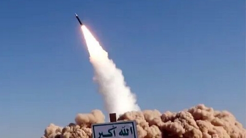 القوات اليمنية تستهدف هدفًا عسكريًا للاحتلال جنوبي يافا