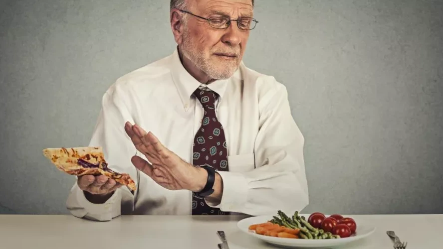 أطعمة تُسبب ارتجاع المريء وحرقة المعدة