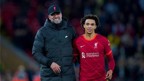 كلوب غاضب من جماهير ليفربول: صافراتكم لأرنولد لا تُغتفر