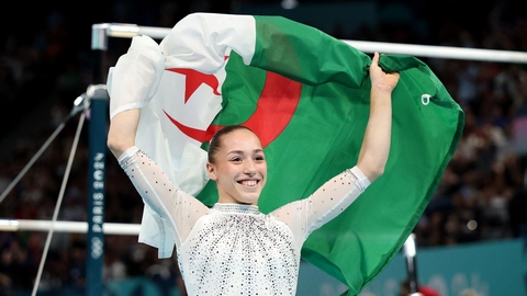 كيليا نمور تحقّق أعلى تنقيط بالعارضتين