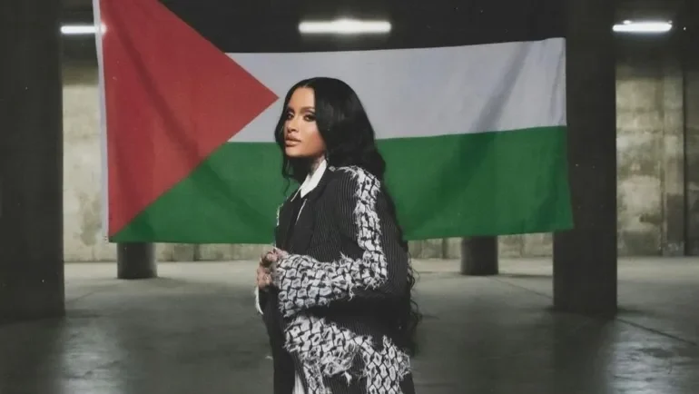 كيلاني آشلي تدفع ثمن مواقفها الرافضة لإسرائيل