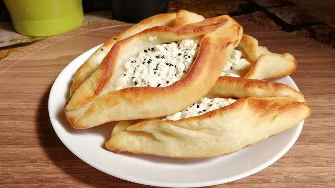 فطائر الجبنة البيضاء