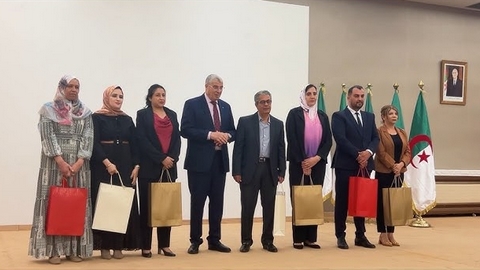 تكريم كوكبة من الصحفيين بوهران