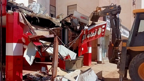اخلاء وطرد الباعة الفوضويين من أحياء اولاد فايت