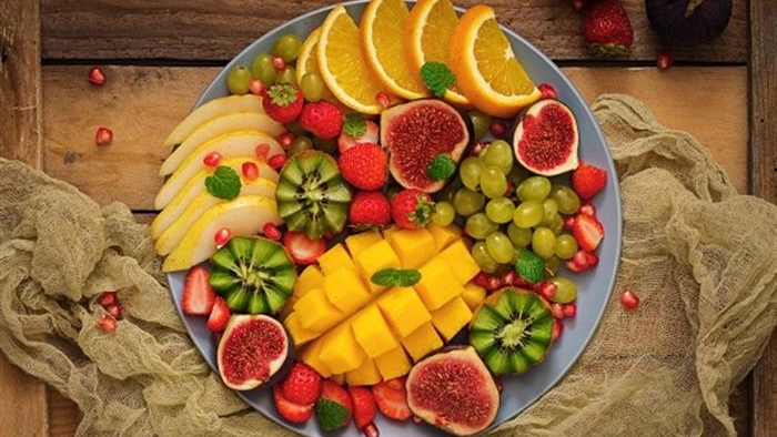 فواكه تسهل عمل الأمعاء وتنظفها