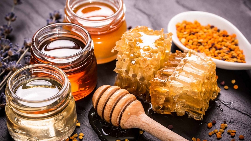 ما هي الكمية المسموح تناولها من العسل في اليوم؟