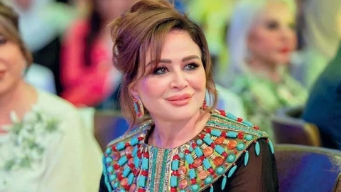 إلهام شاهين: نحن عالقون في مطار بغداد