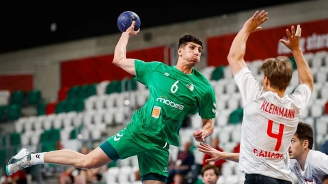 أول فوز للمنتخب الجزائري