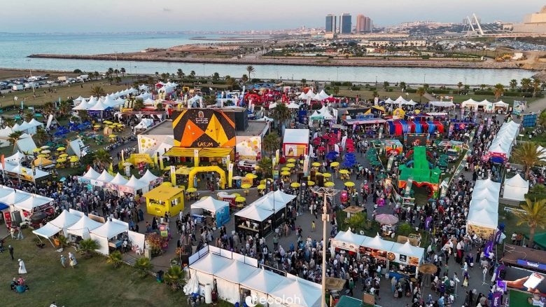 زوار مهرجان  الجزائر لأكل الشوارع يطالبون بموقف سيارات كبير