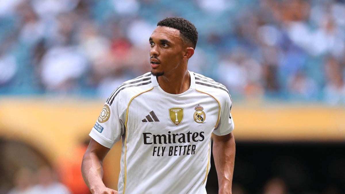بيلينغهام: أرنولد سينجح مع ريال مدريد