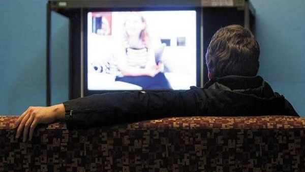 التلفاز قد يؤثر على المهارات الإدراكية للبالغين