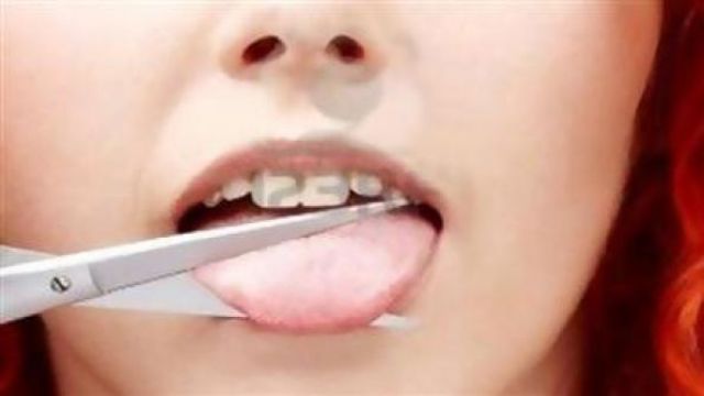 الزوجة سليطة اللسان.. كيف يُمكن إصلاحها؟