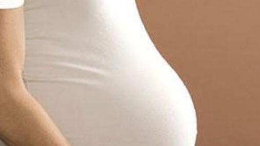 عادات ينصحك الأطباء بالتوقف عنها أثناء الحمل