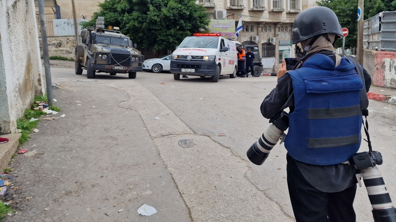 الاحتلال يعتقل مدير مكتب الميادين في فلسطين المحتلة