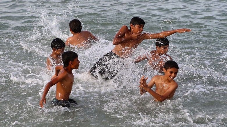 البليدة.. أكثر من 10 ألاف طفل يحظون برحلات يومية نحو شواطئ البحر