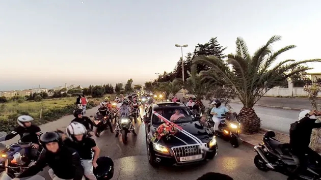 مواكب الأعراس.. استعراض جميل تُفسده بعض السلوكيات