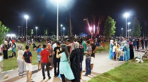 السهرات الصيفية.. للتخفيف من ضغط النهار وهروبا من حرارة الجو