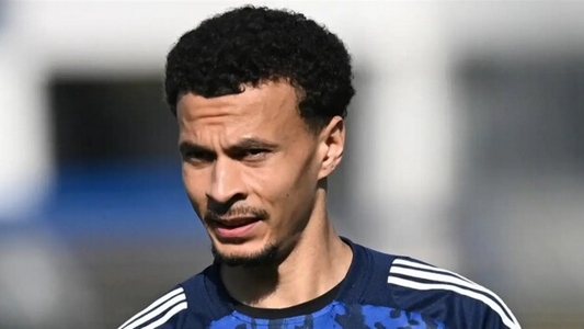 ديلي آلي يرفض الاعتزال