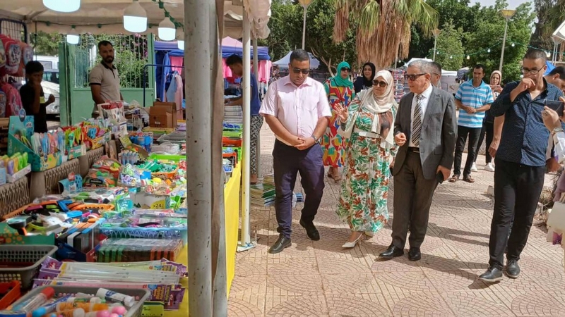 عين الدفلى.. فتح ثلاثة معارض تجارية لبيع اللوازم المدرسية
