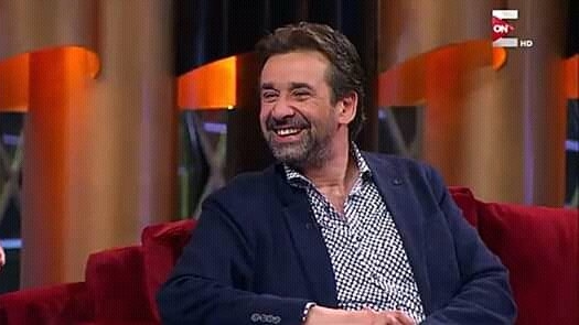 كريم عبد العزيز يدافع عن المرأة ويشدد: الحياة ليست رجال فقط