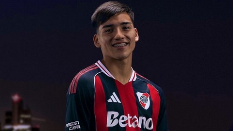 برشلونة يريد التعاقد مع الموهبة الأرجنتينية إيان سوبيابري