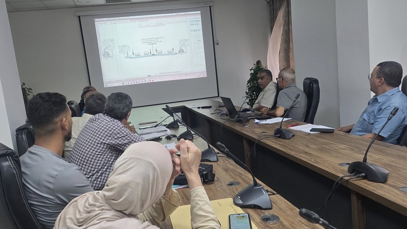 نحو تهيئة الطريق القروي الذي يصل الطريق الوطني رقم 8 بطريق 61 بالكاليتوس