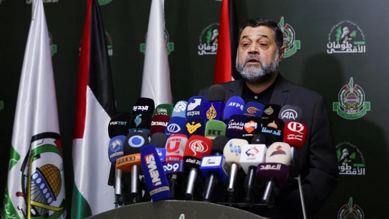القيادي أسامة حمدان: محاولة اغتيال وفد حماس بالدوحة إطلاق نار مباشر على ورقة ترامب