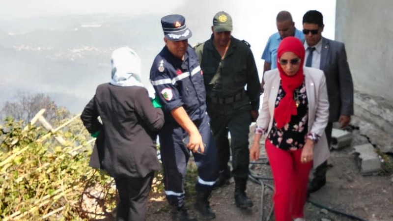ست طائرات اخماد للسيطرة على حرائق عمال ببومرداس