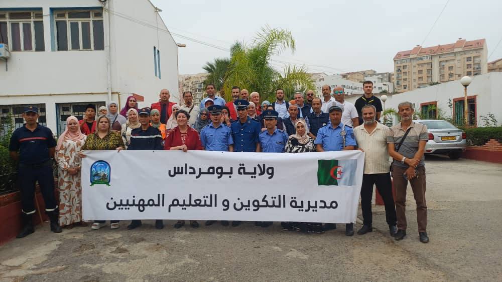قافلة تحسيسية لاستقطاب الشباب لمعهد التكوين ببومرداس