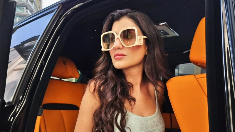 مي عمر تفتح النار على أحد الفنانين