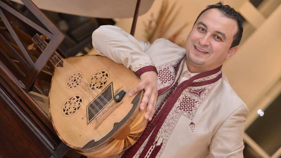 عباس ريغي لـ “الموعد اليومي”: سأقتحم عالم التنشيط التلفزيوني والشباب مطالب بالابتعاد عن موسيقى لا تمثلهم