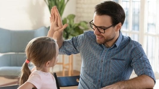 آباء أمام تحدي يستدعي الكثير من الحكمة والتفهم