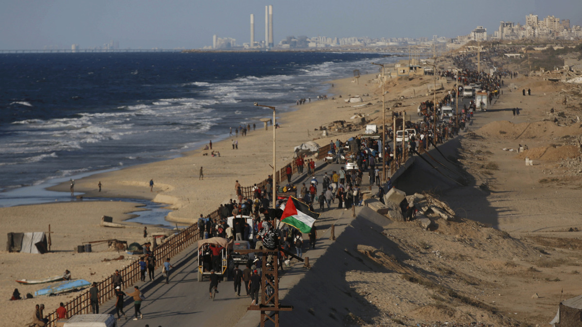 لليوم الثاني.. استمرار عودة النازحين لمناطقهم بمدينة غزة