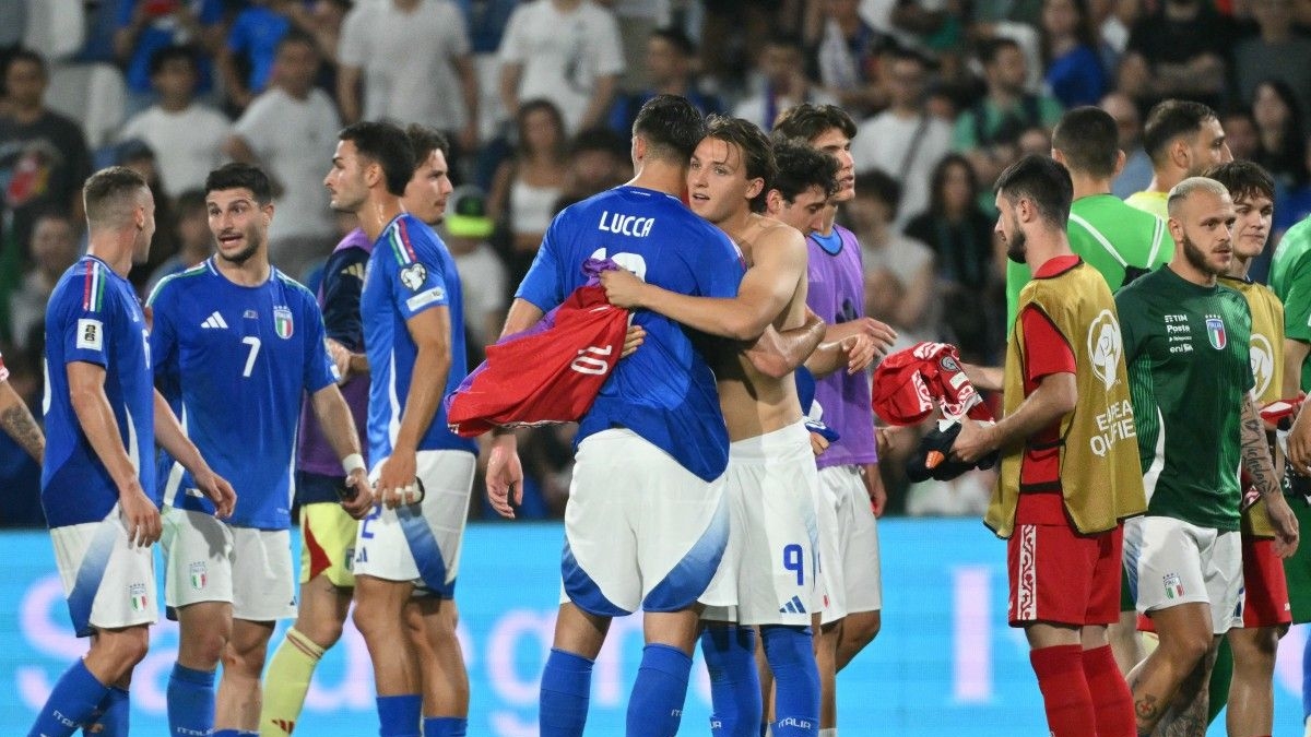 بوفون: “إيطاليا قطعت 90% من طريقها نحو المونديال”